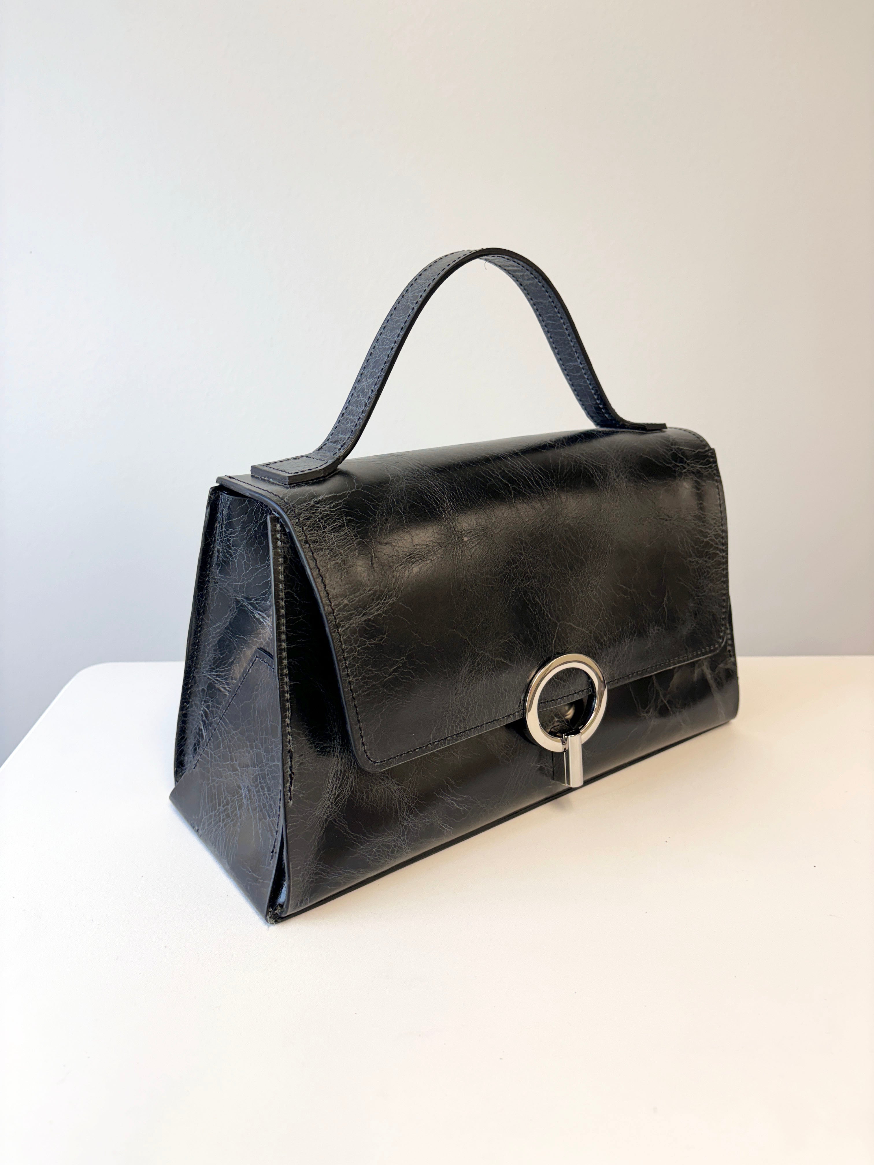 Studyus Ring Handbag in black